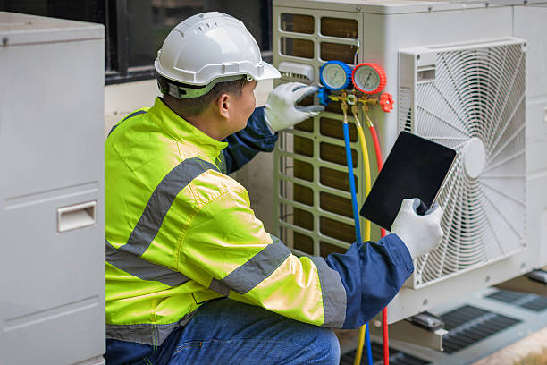 Professional Hvac technician working in Montgomery, IL